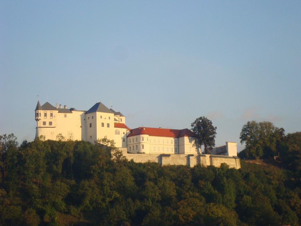 Penzion Majak Banská Bystrica Dış mekan fotoğraf