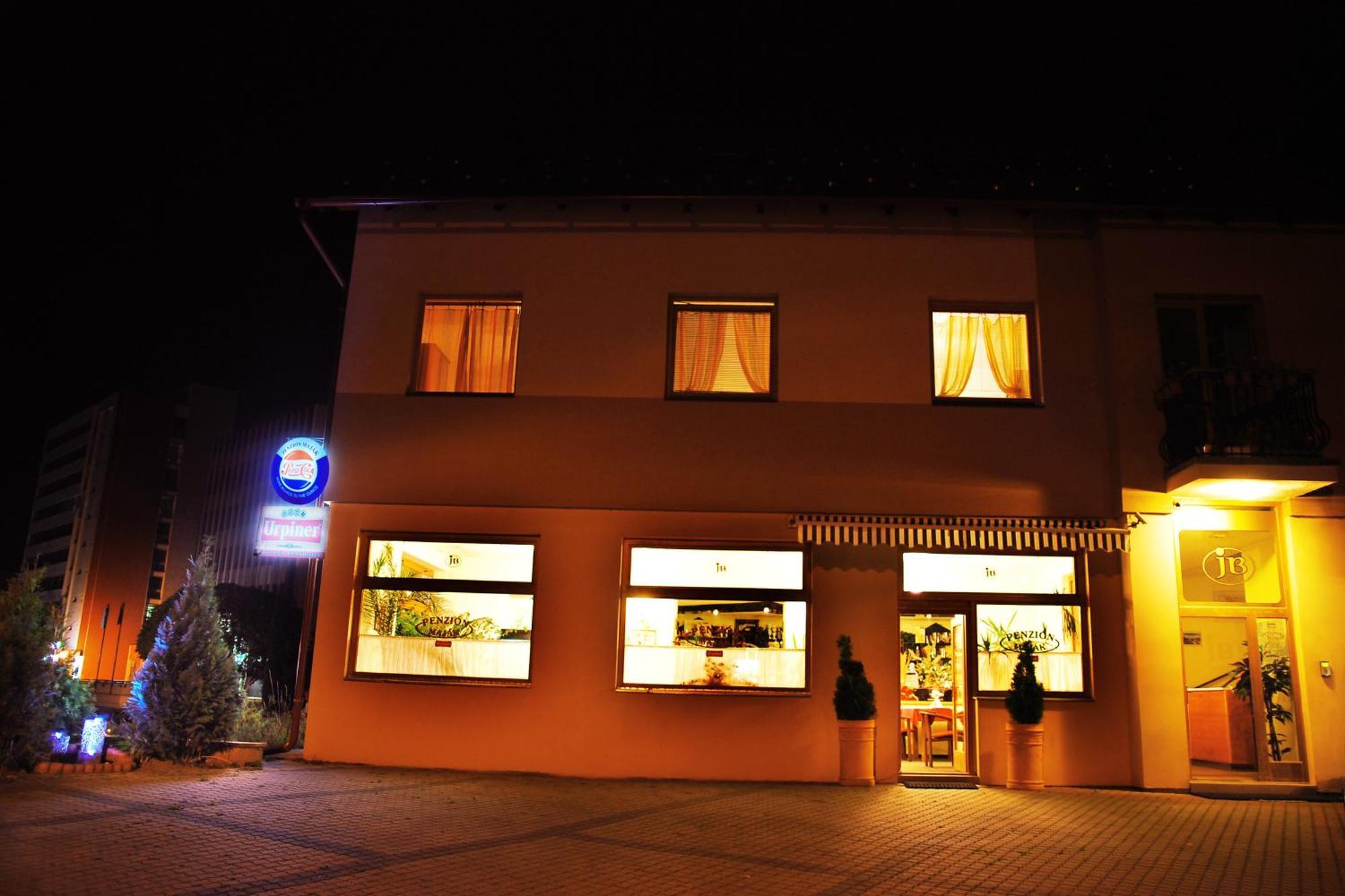 Penzion Majak Banská Bystrica Dış mekan fotoğraf