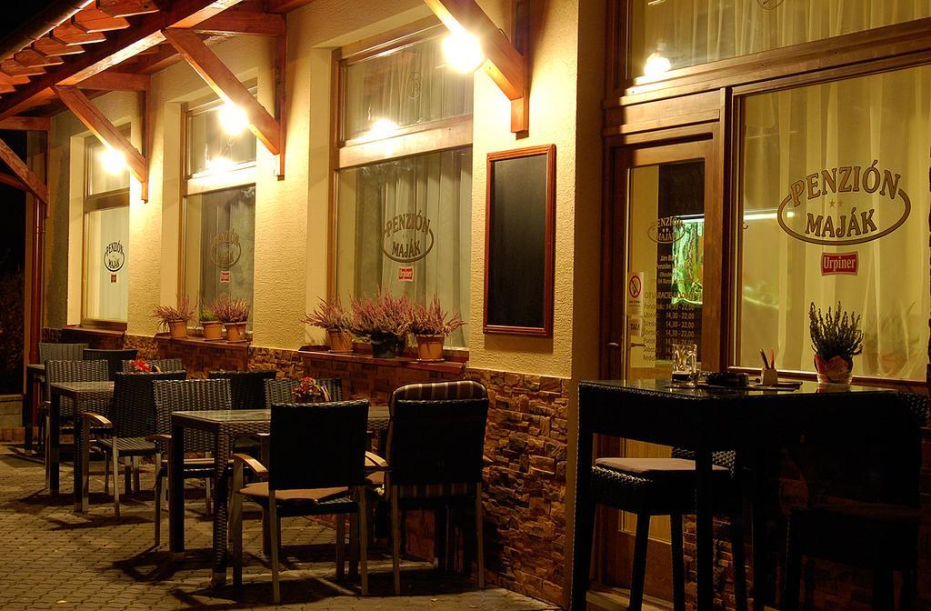 Penzion Majak Banská Bystrica Dış mekan fotoğraf