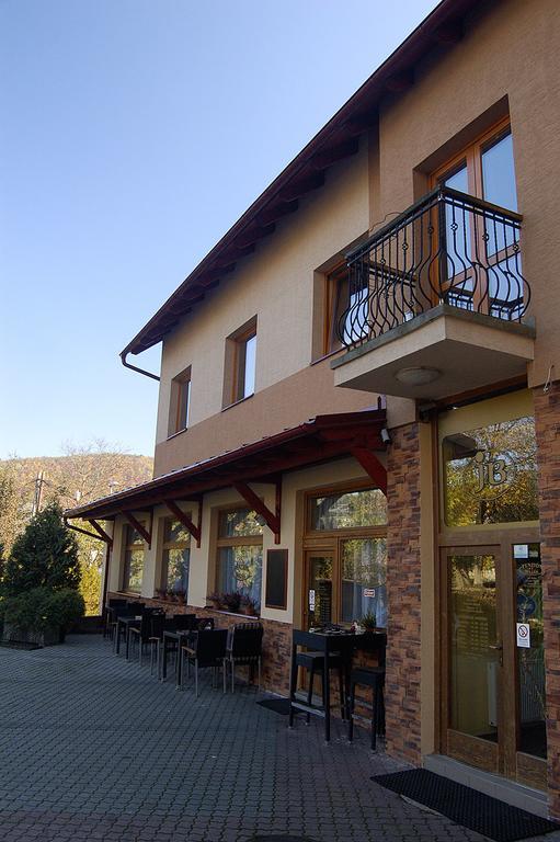 Penzion Majak Banská Bystrica Dış mekan fotoğraf