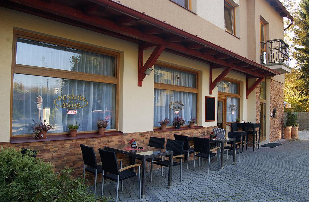 Penzion Majak Banská Bystrica Dış mekan fotoğraf